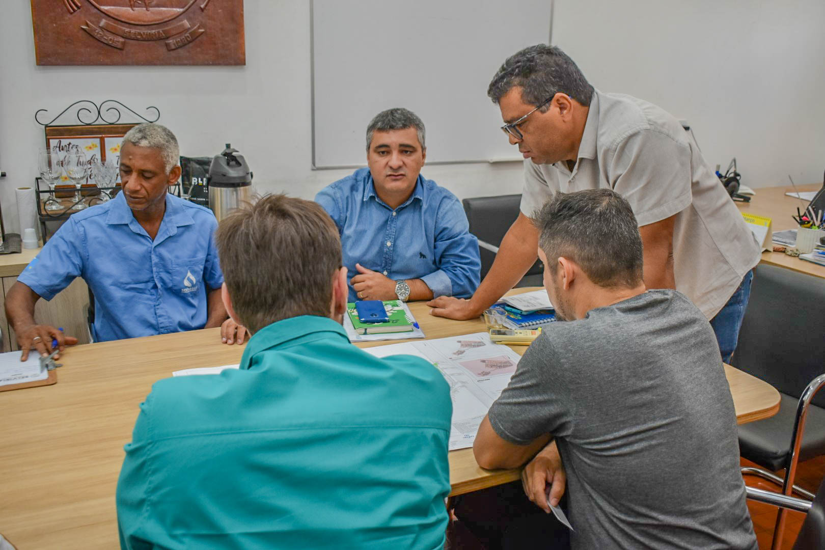 Prefeitura e SANESUL discutem novas fases da rede de esgoto sanitário de Selvíria