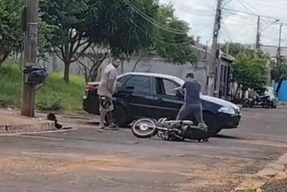 Motociclista é baleado por policial após briga de trânsito na capital  