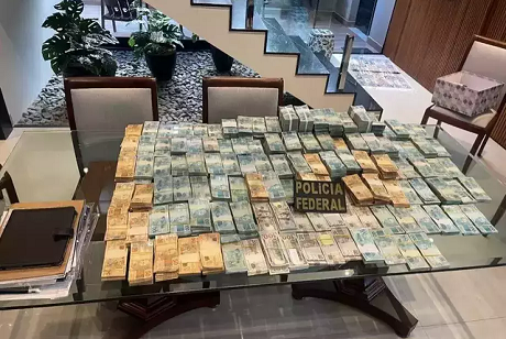 Inquisidor, ex-desembargador se cala diante de delegado da PF 