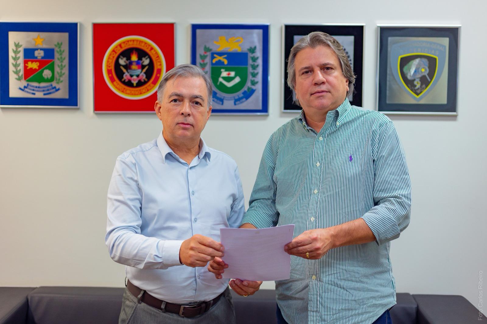 Deputado Caravina solicita pagamento de indenização por plantões aos policiais civis  