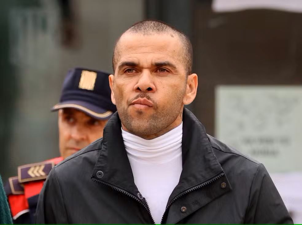 Justiça da Espanha anula condenação de Daniel Alves por estupro