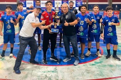 JETS 2025 – Escola Edwards Corrêa vence torneio de handebol masculino