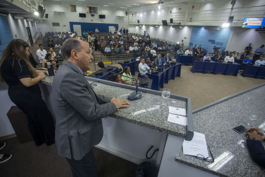 Deputados tentam parar leilão que levou 6 anos para acontecer  