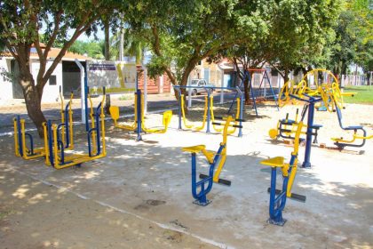 Campo do Bairro São João ganha parque infantil e academia ao ar livre