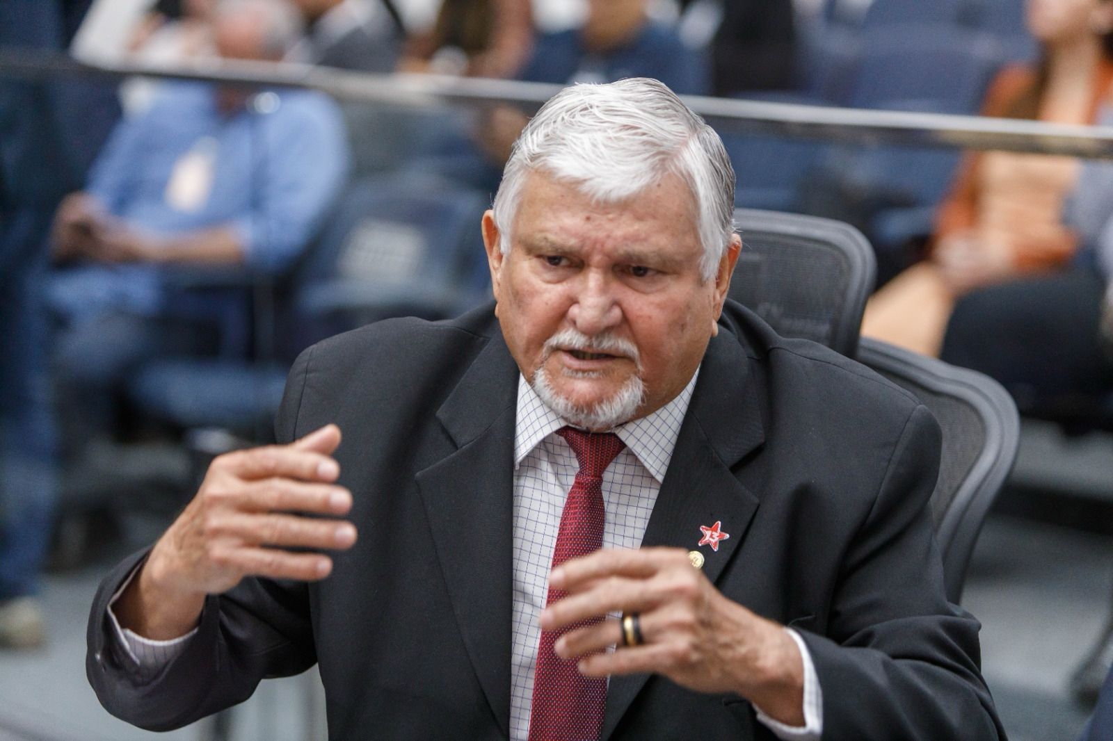 Zeca reage a pedido de exoneração por deputado do PL: 'E quem pediu a morte do Lula?