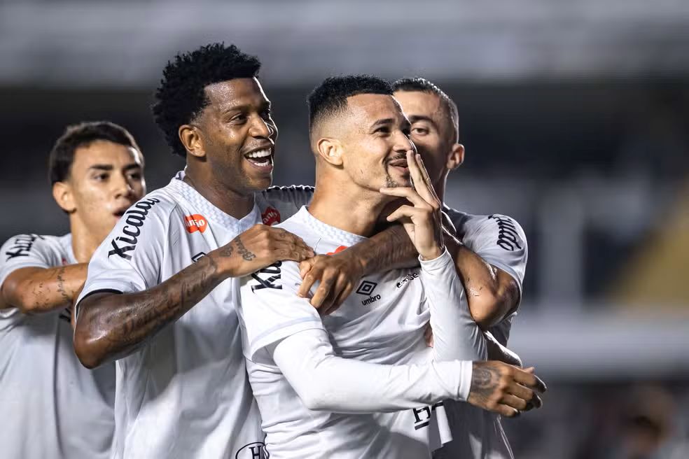 Análise: Sampaio "descomplica" Santos de Caixinha e corresponde para vencer no Brasileirão