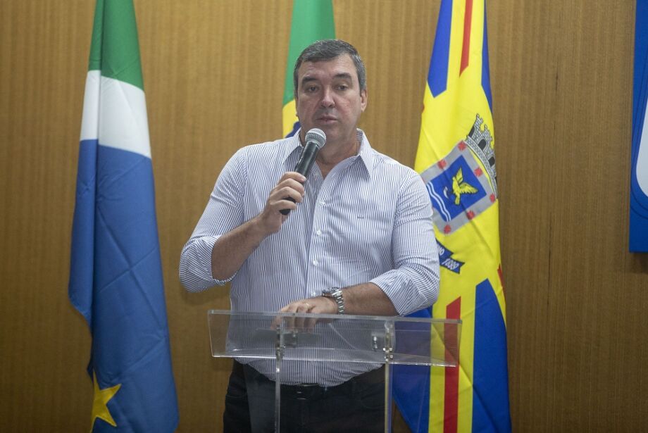 Após "miniférias", Riedel reassume governo de Mato Grosso do Sul  