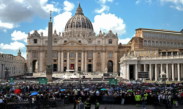 Lula e comitiva desembarcam em Roma para funeral do papa Francisco