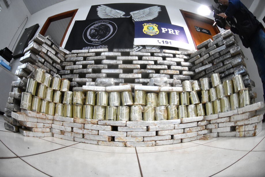 Denar e PRF apreendem carregamento de cocaína e haxixe avaliado em R$ 8 milhões 