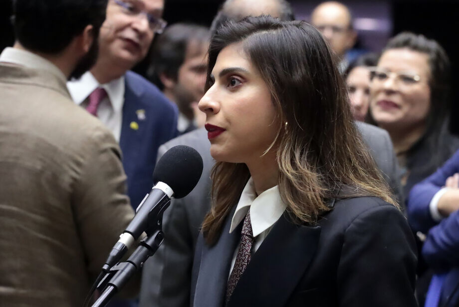 Camila Jara é a deputada federal de MS que mais gastou com combustíveis neste ano  