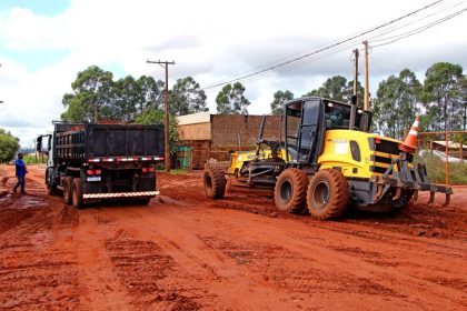 Prefeitura de Três Lagoas realiza melhoria nas ruas de dois bairros