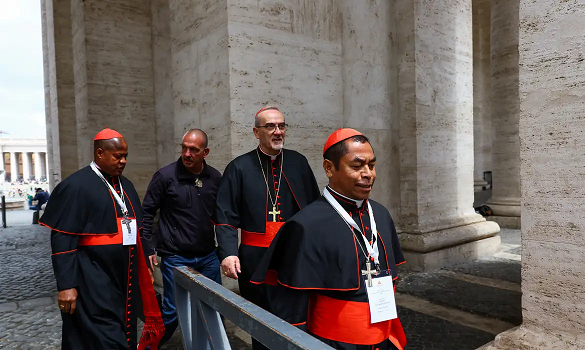 Cardeais que votam no conclave estão em Roma, diz Vaticano
