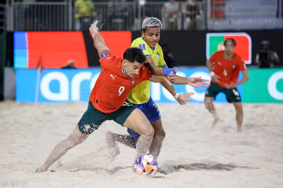 Brasil vence Portugal e vai à final da Copa do Mundo de Futebol de areia