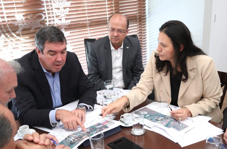 Para escoamento de produção e acesso urbano, Caarapó apresenta projetos de pavimentação ao MS Ativo