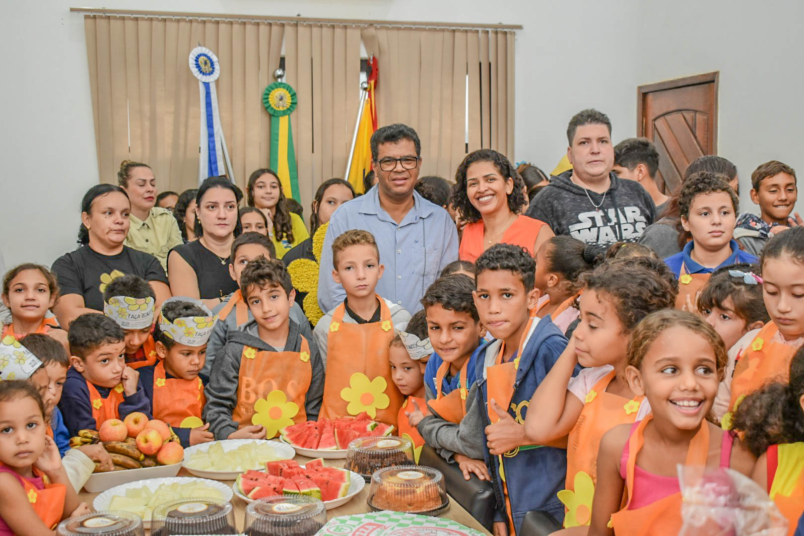 Maio Laranja: Prefeito recebe crianças e adolescentes do SER MAIS