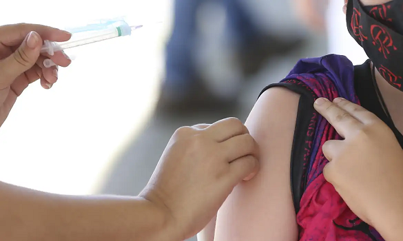 Idosos de 70 anos já podem se vacinar contra a nova cepa da covid-19