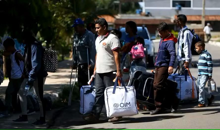 Brasil é o segundo país com mais imigrantes notificados a sair de Portugal; veja ordem