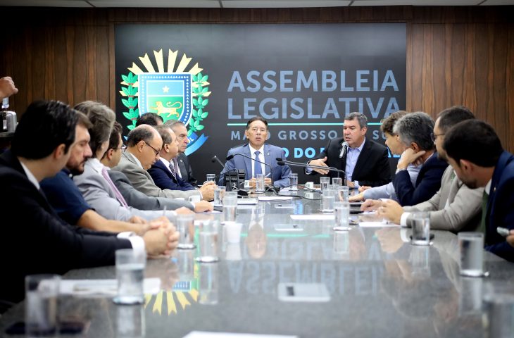 Nova arquitetura e conceito: Governo apresenta aos deputados expansão da infra e desafios da saúde em MS