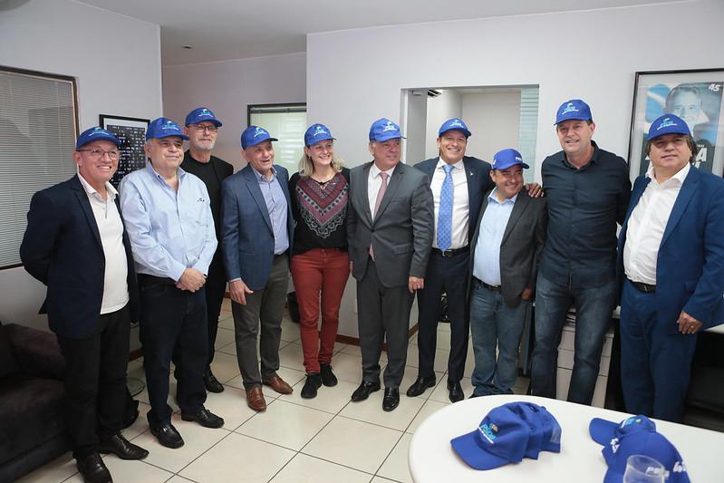 Em Brasília, Caravina articula permanência no PSDB com foco em Riedel 2026