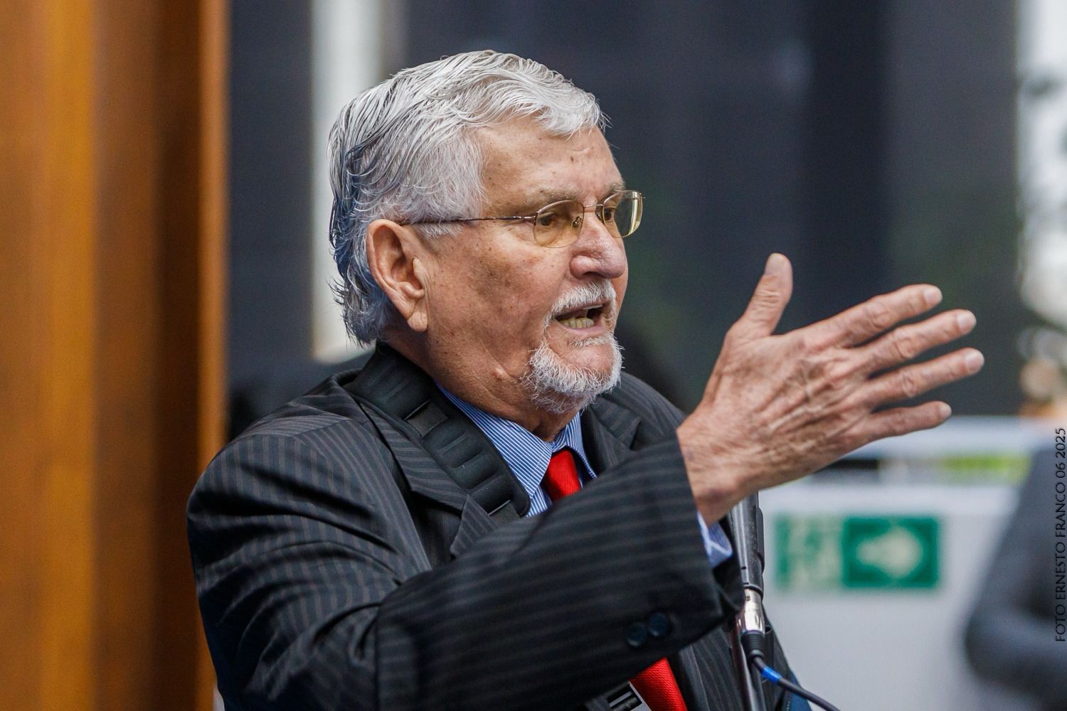 Zeca pede investigação urgente sobre retenção no preço de combustíveis em postos de MS