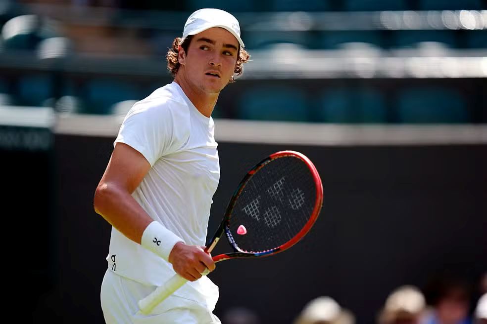 João Fonseca bate Jacob Fearnley e conquista primeira vitória em Wimbledon
