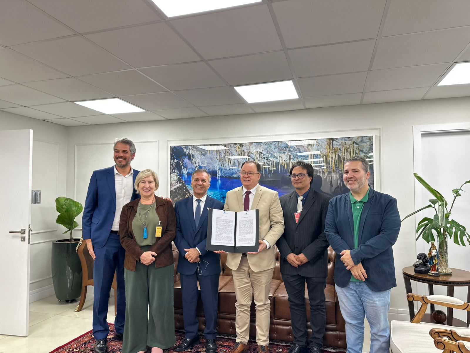 MS terá maior programa de regularização fundiária urbana em áreas da União com novo acordo do Lar Legal