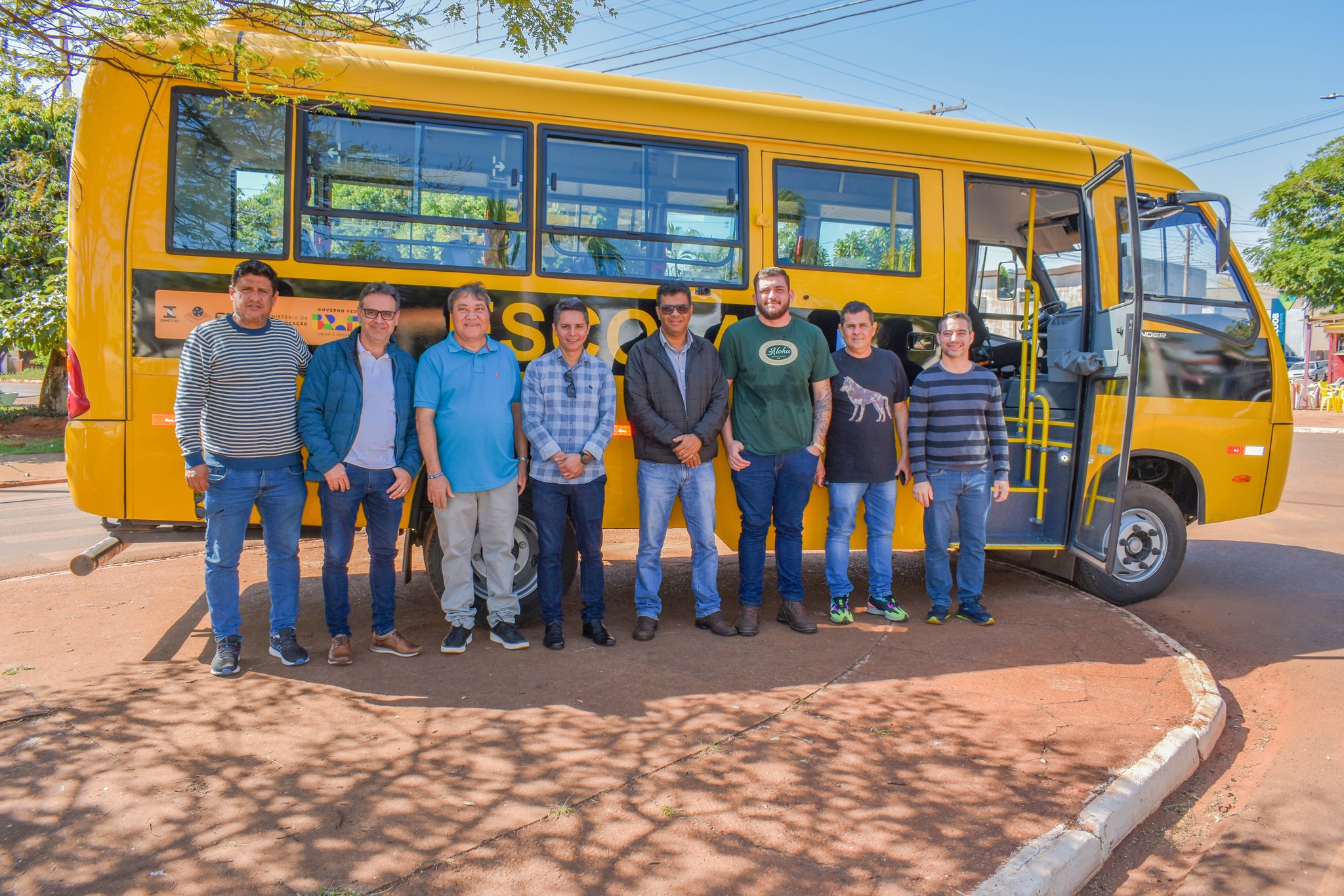 Selvíria recebe novo ônibus escolar para transporte de estudantes