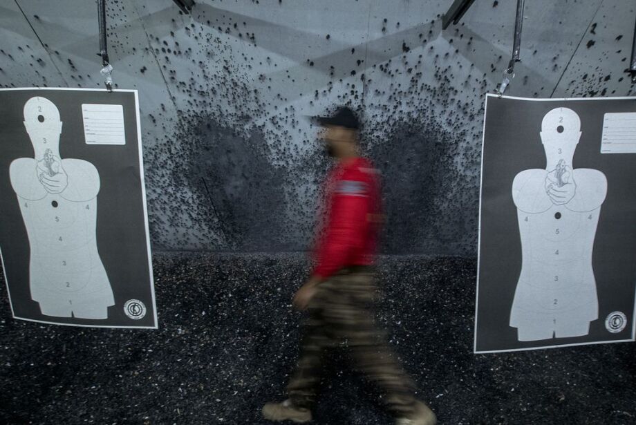 PF abre dados de CACs e expõe explosão nos registros sob Bolsonaro 