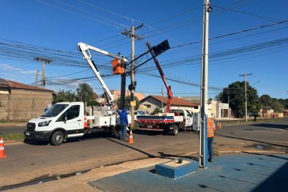 Trânsito instala semáforo em cruzamento movimentado no Alto da Boa Vista