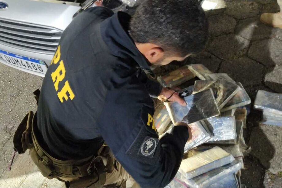 Policial Penal é demitido após ser flagrado com 53 kg de cocaína  