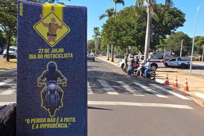 Para um trânsito mais consciente e seguro, Prefeitura promove ações alusivas ao Dia do Motorista e Motociclista