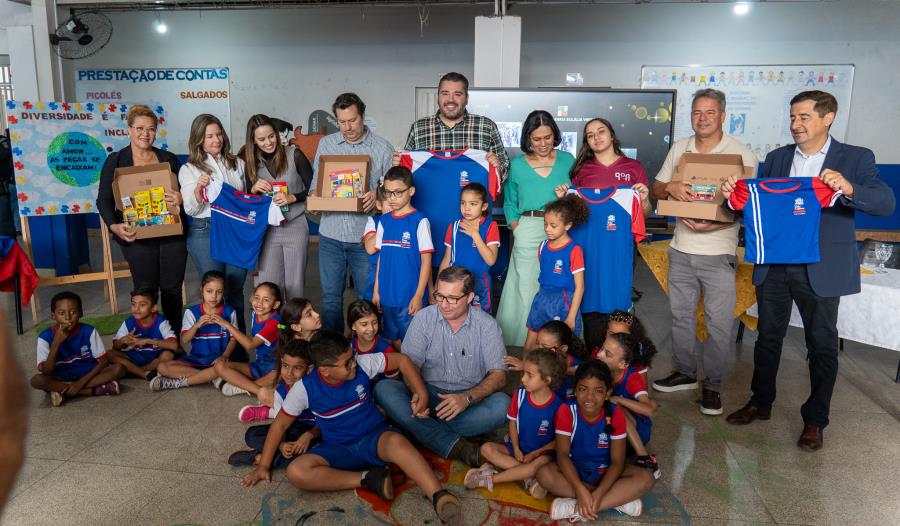 Vereadores participam de entrega dos kits escolares e Sala de Regulação
