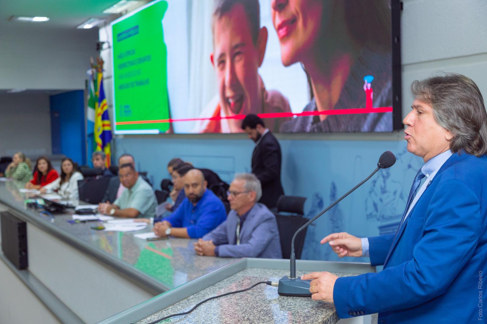 Caravina defende inclusão e apoio às mães atípicas em audiência pública na Câmara de Campo Grande
