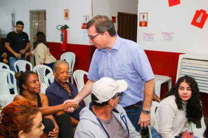 Prefeito Dr. Cassiano Maia escuta demandas dos proprietários dos box, sobre a transição para o novo espaço do Shopping Popular