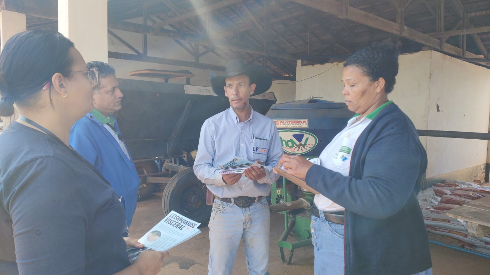 Técnicos orientam produtores rurais de Selvíria sobre o complexo teníase-cisticercose