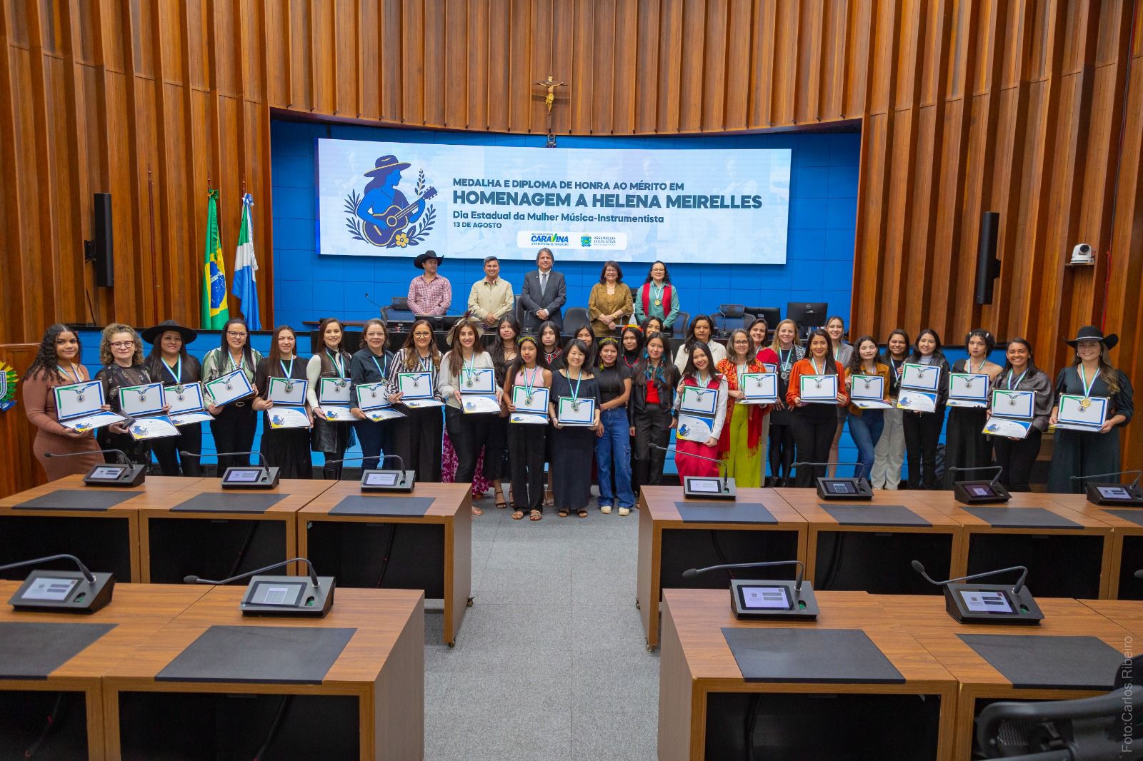 Caravina celebra talento de mulheres músicas-instrumentistas com Honraria Helena Meirelles