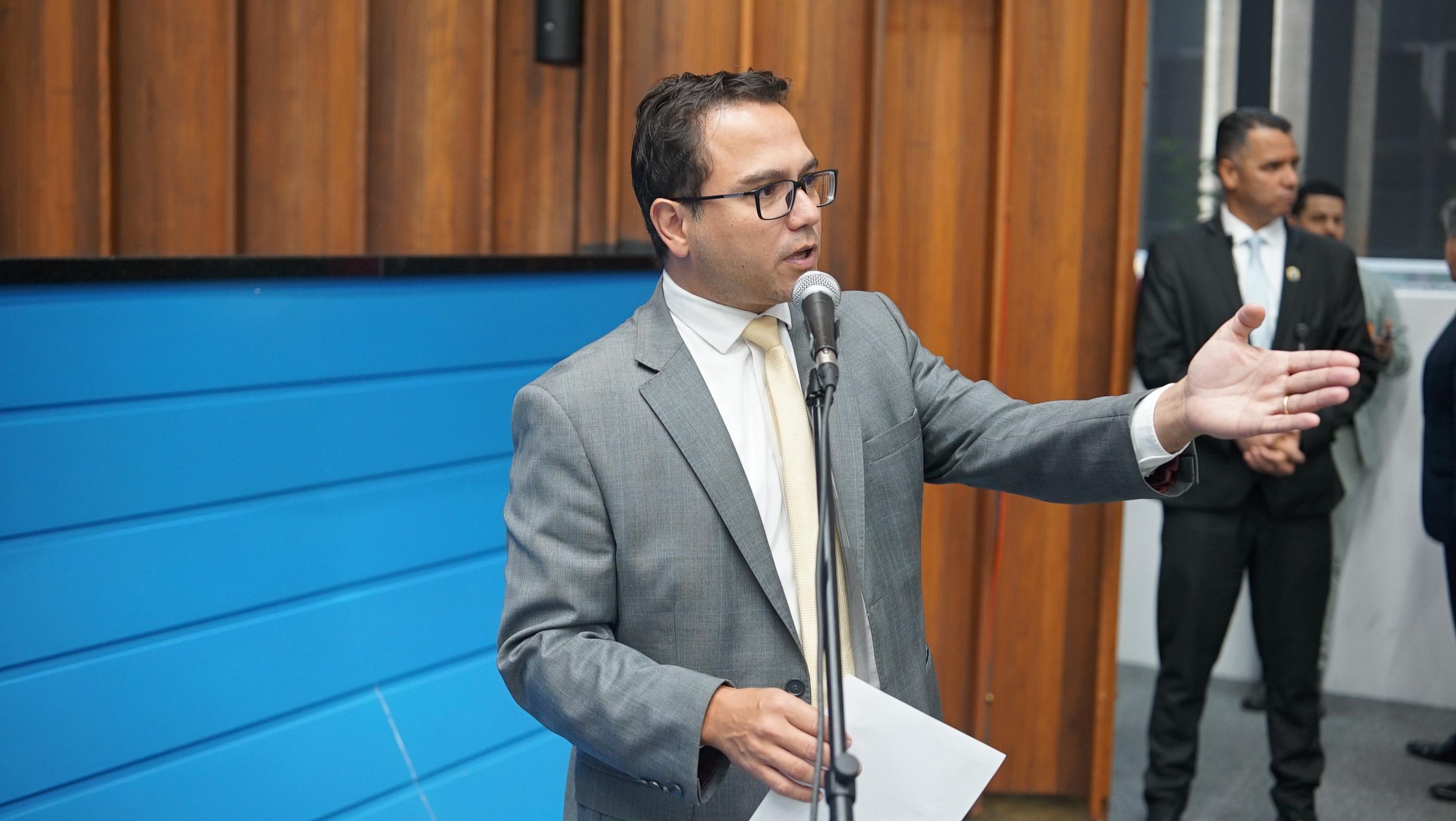 Deputado articula reunião com prefeitos para discutir soluções para a falta de cobertura de telefonia em MS