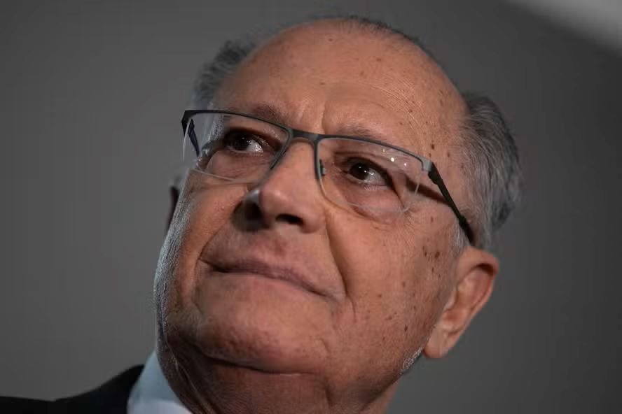 Alckmin anuncia alívio em alguns produtos industriais na venda para os EUA. Entenda