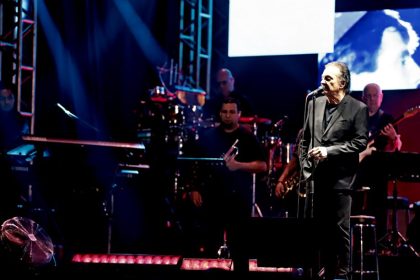 GALERIA DE FOTOS – Fábio Junior emociona multidão na terceira noite da 35ª Festa do Folclore em TL