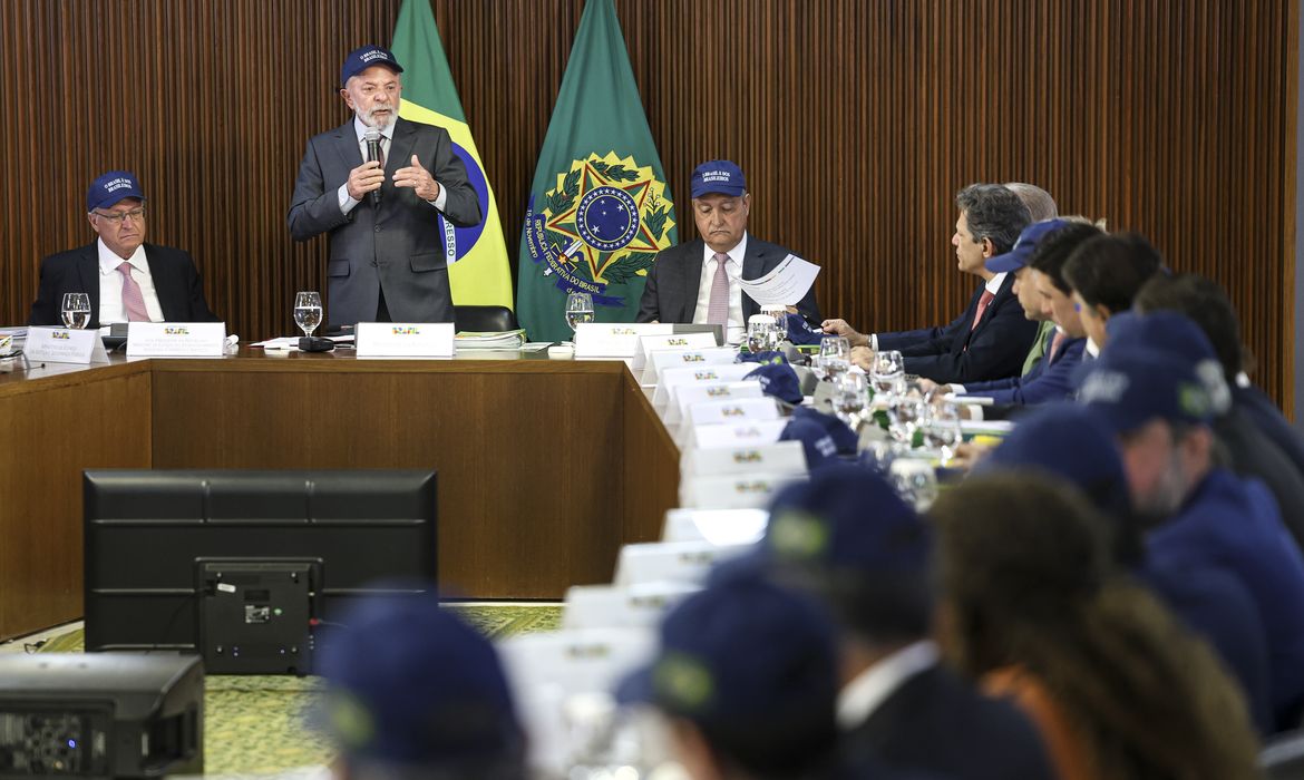 Lula reafirma soberania e diz que Brasil não aceitará ofensas