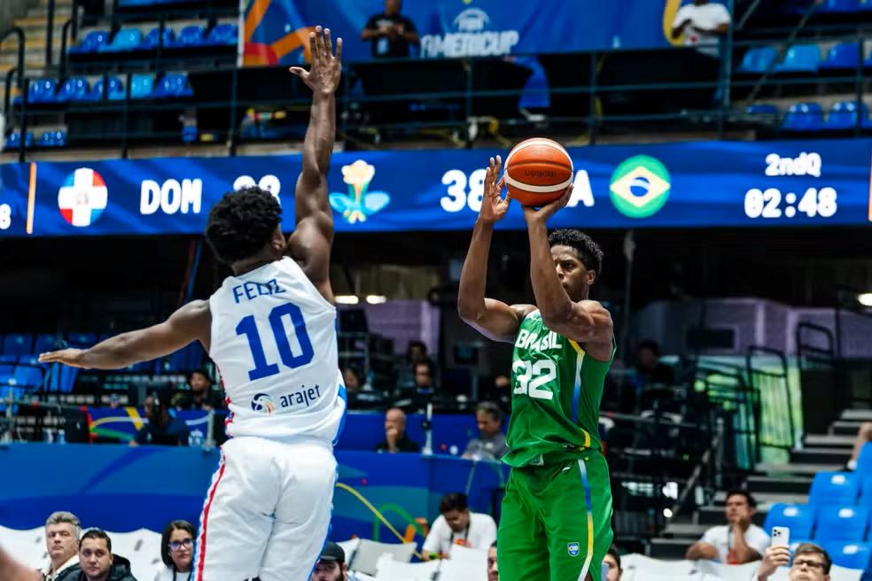 Com Georginho inspirado, Brasil vence República Dominicana e avança na Copa América de Basquete