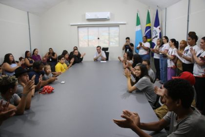 Prefeito realiza café da tarde com alunos do CER II e APAE e seus familiares em Comemoração à Semana da Deficiência Intelectual e Múltipla