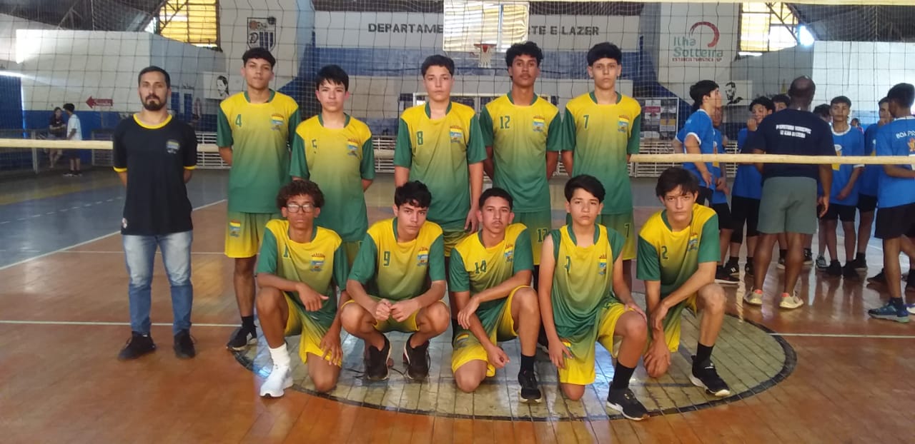 Participe dos treinos da escolinha de vôlei de Selvíria