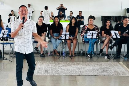 Coral Renascer de Três Lagoas vive etapa decisiva de preparação para o evento “BE YOURSELF – Sua Melhor Versão”