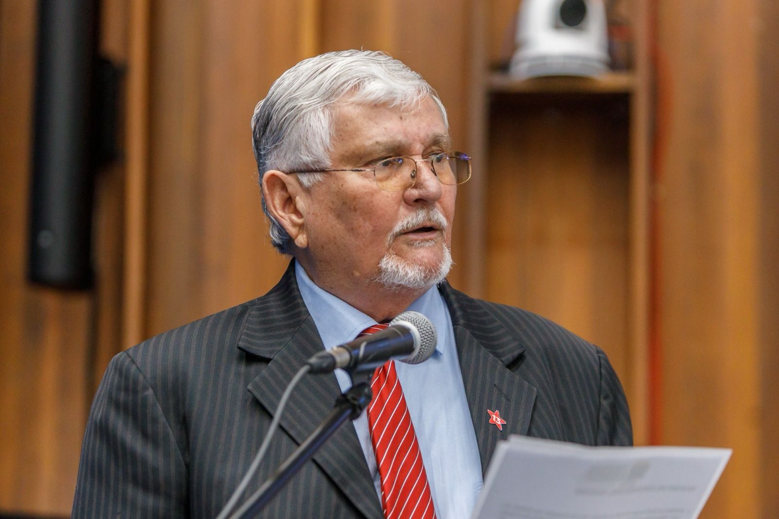 Zeca propõe placa de sinalização para entrada de comunidade terapêutica em Batayporã