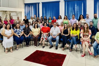 Prefeito se reúne com equipe da SEMEC e parabeniza pelo destaque de 12 Escolas Municipais no Prêmio MS Alfabetiza