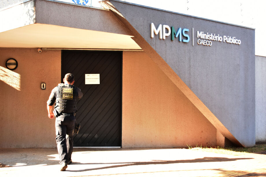 Dois seguem foragidos após megaoperação que prendeu prefeito de Terenos  