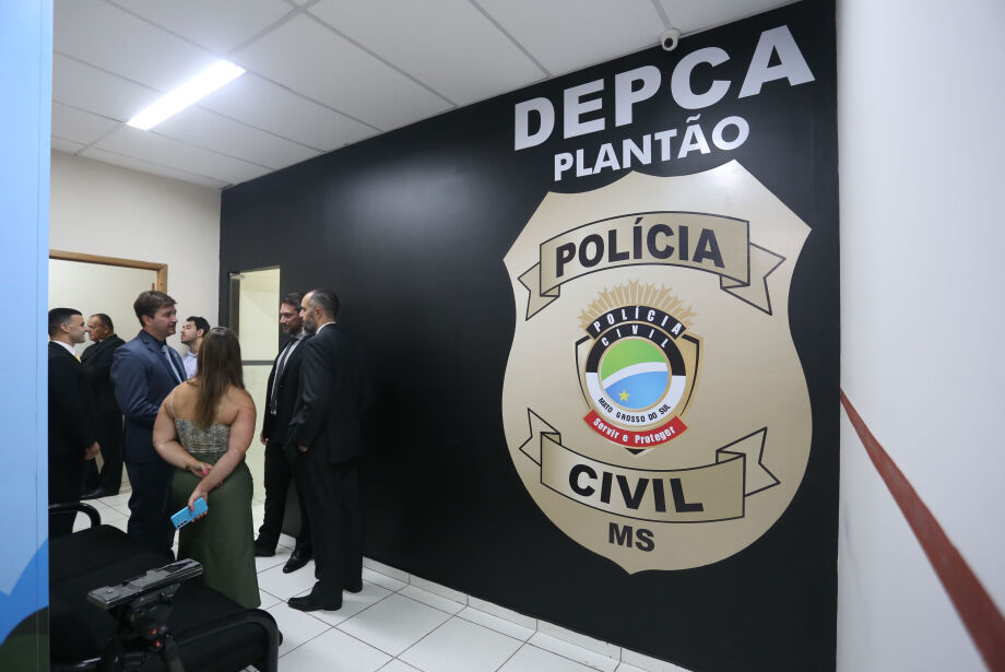 Casal é preso ao armazenar e produzir material pornográfico  