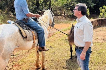 Prefeito Dr. Cassiano Maia visita distritos para ouvir e levar soluções para as demandas da população