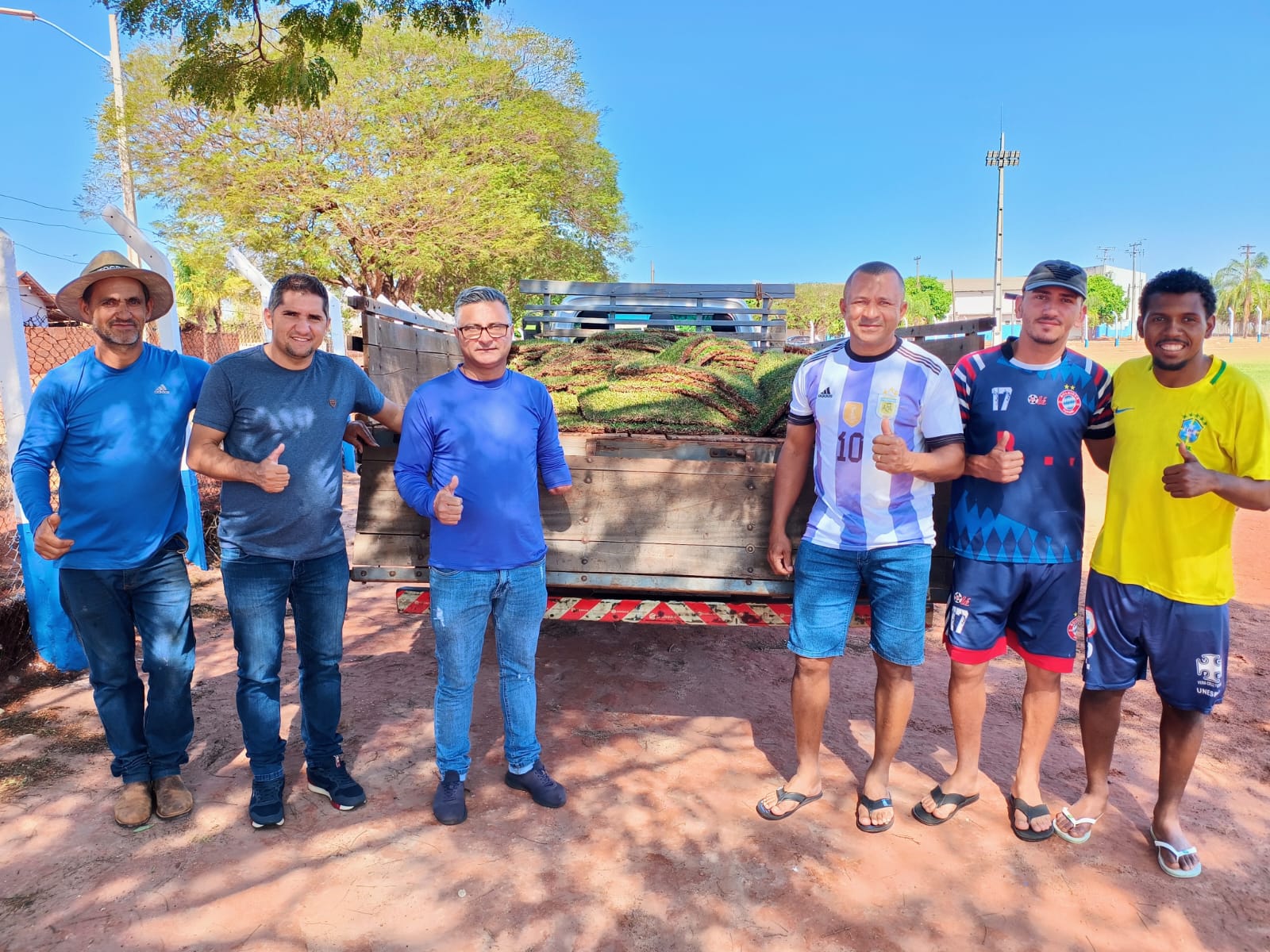 Prefeitura inicia recuperação do gramado do “Campão”